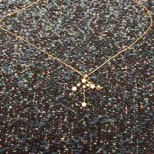 Elegant Gold  Pendant Necklace